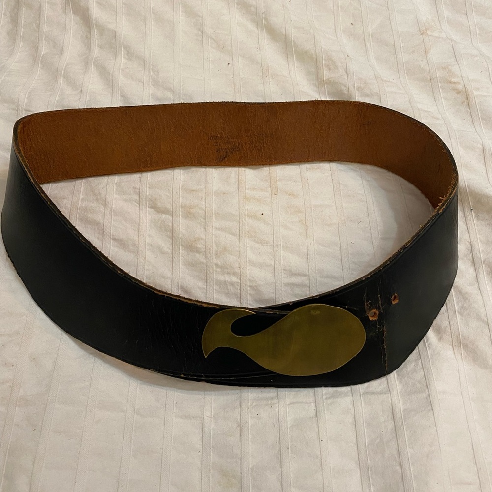 Vintage Chic Hildigardy NYC leather belt 1950’s-60’s brass Whale Buckle 25”-26”